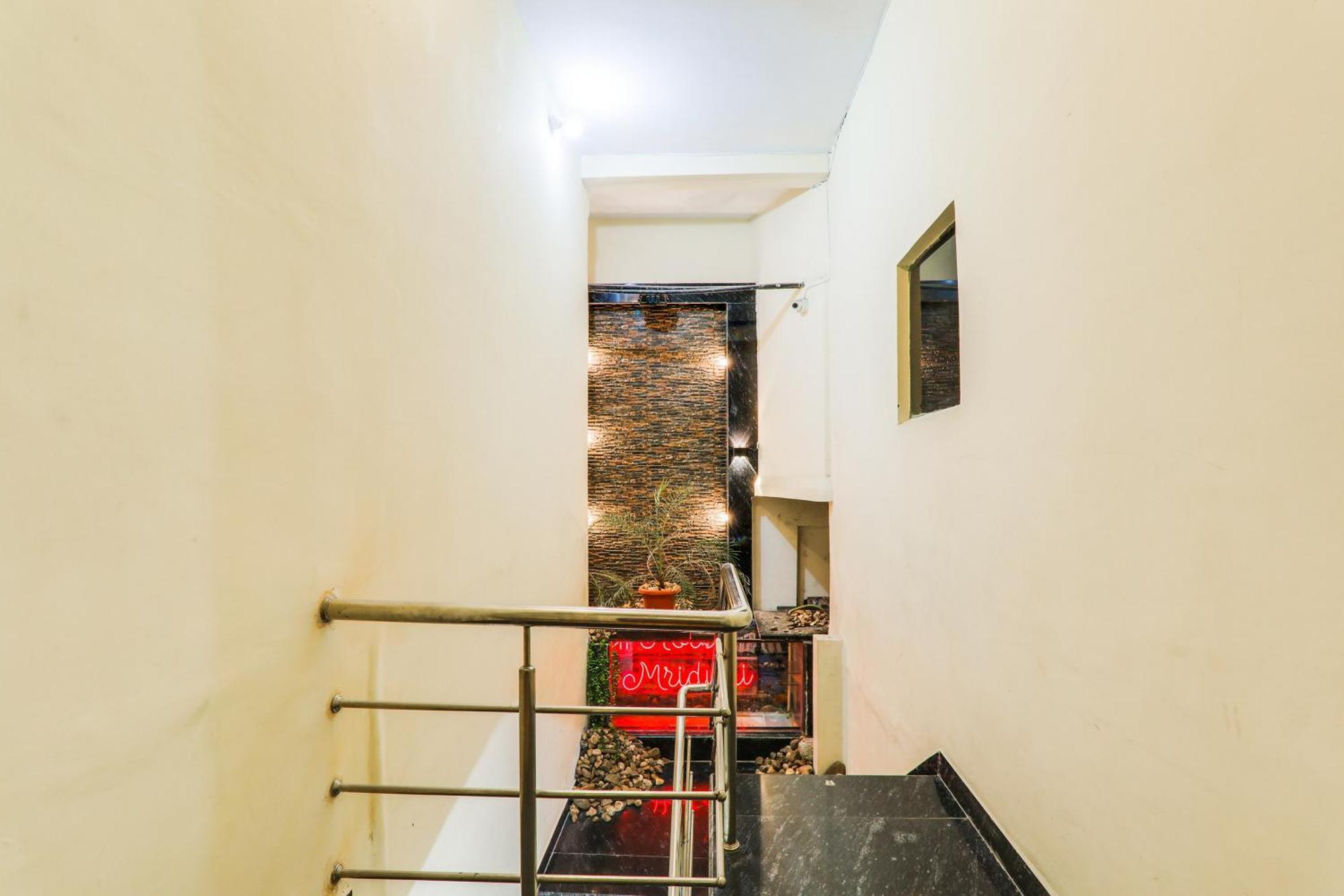 Hotel O Shree Hotel Mriduni Varanasi Eksteriør billede